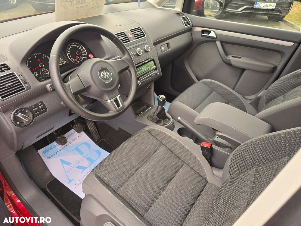 Volkswagen Touran 1.6 TDI DPF BlueMotion Technology Highline - 9