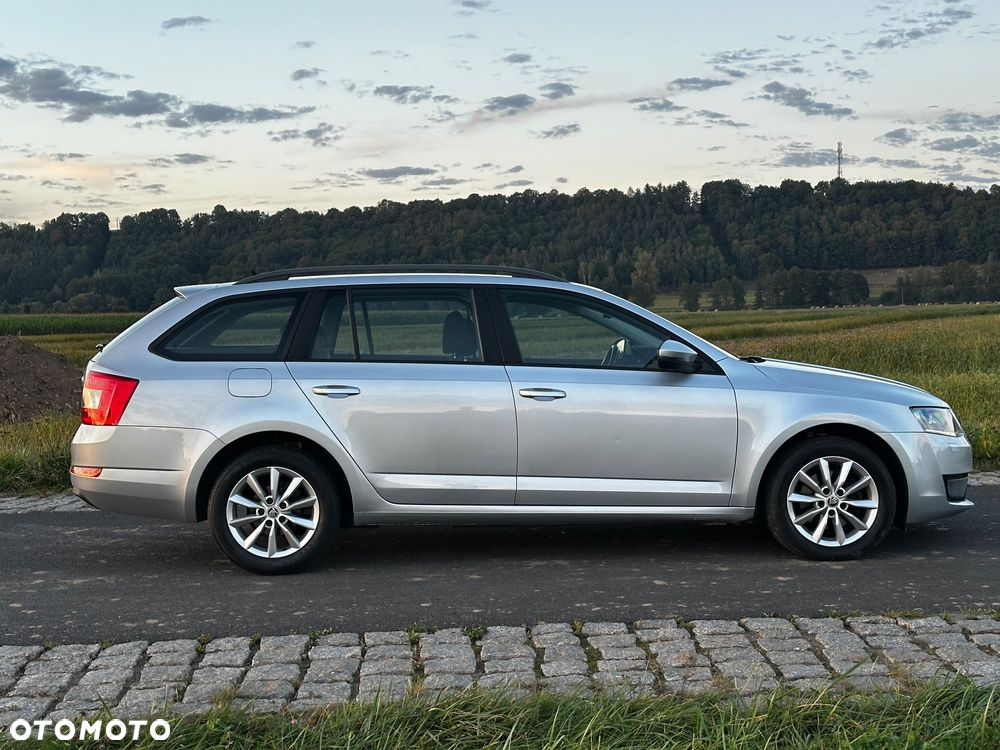 Skoda Octavia 2.0 TDI Ambition DSG - 5