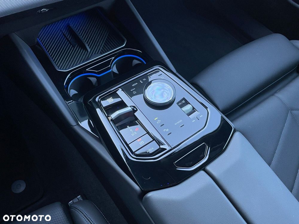 BMW Seria 5 520d xDrive mHEV M Sport - 26