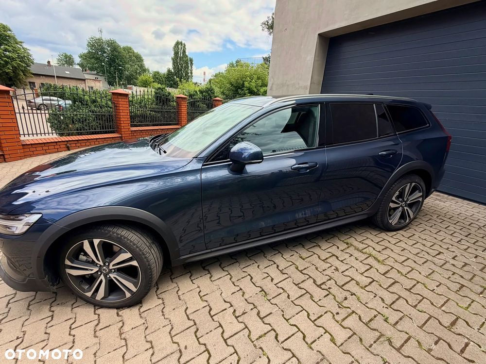 Volvo V60 Cross Country B5 B AWD Plus - 11
