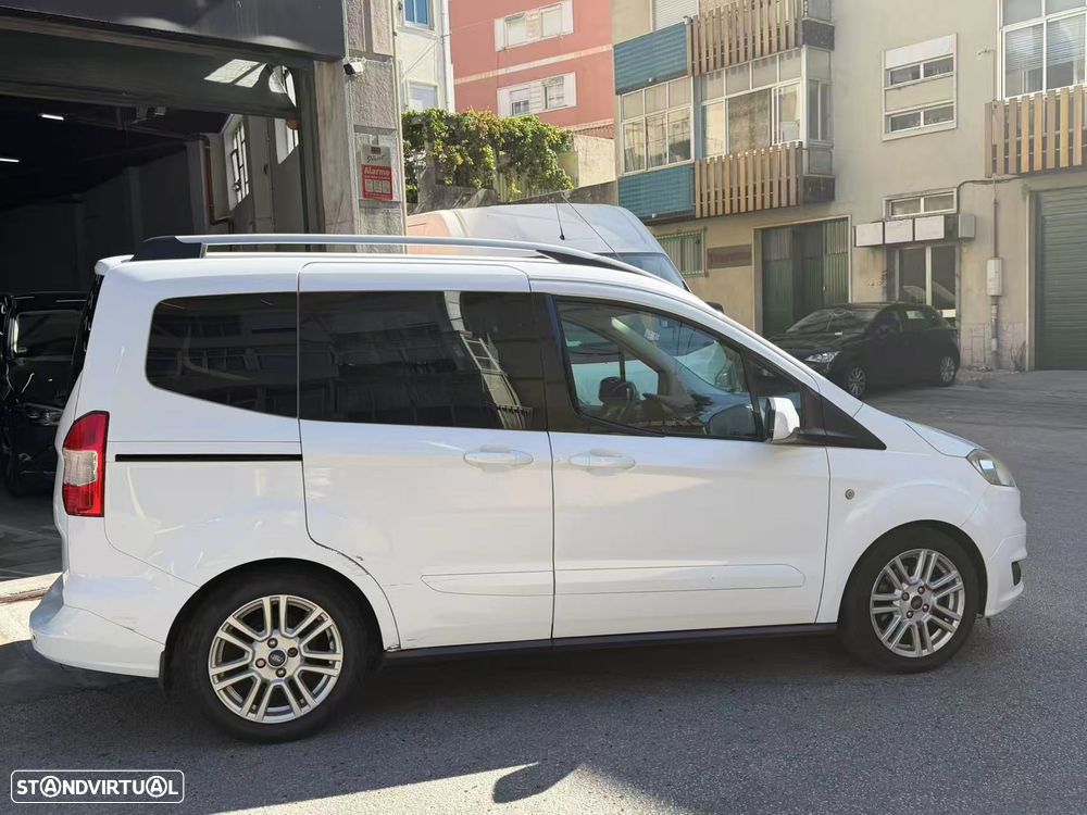Ford Tourneo Courier 1.5 TDCi Titanium - 2