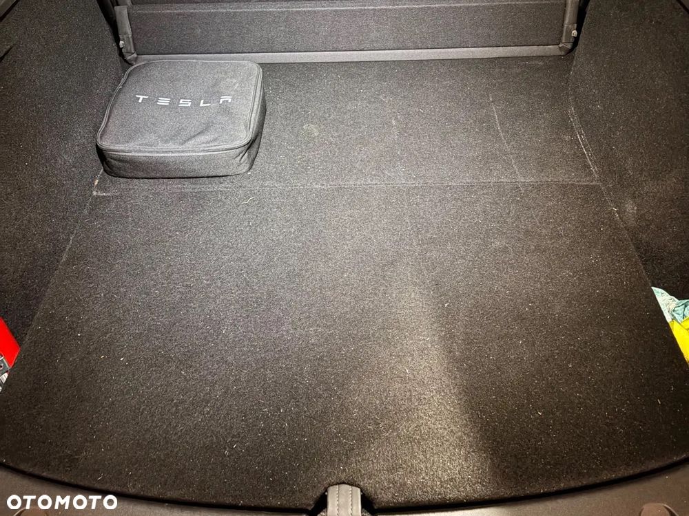Tesla Model Y RWD - 9