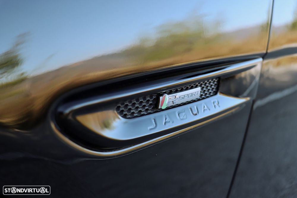 Jaguar XE 2.0 D R-Sport Aut. - 15
