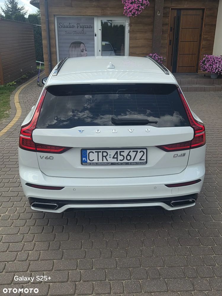 Volvo V60 D4 R-Design - 24