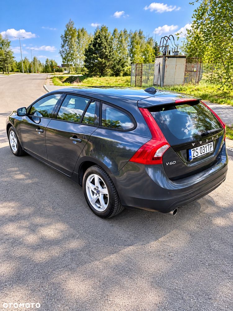 Volvo V60 D2 Summum - 5