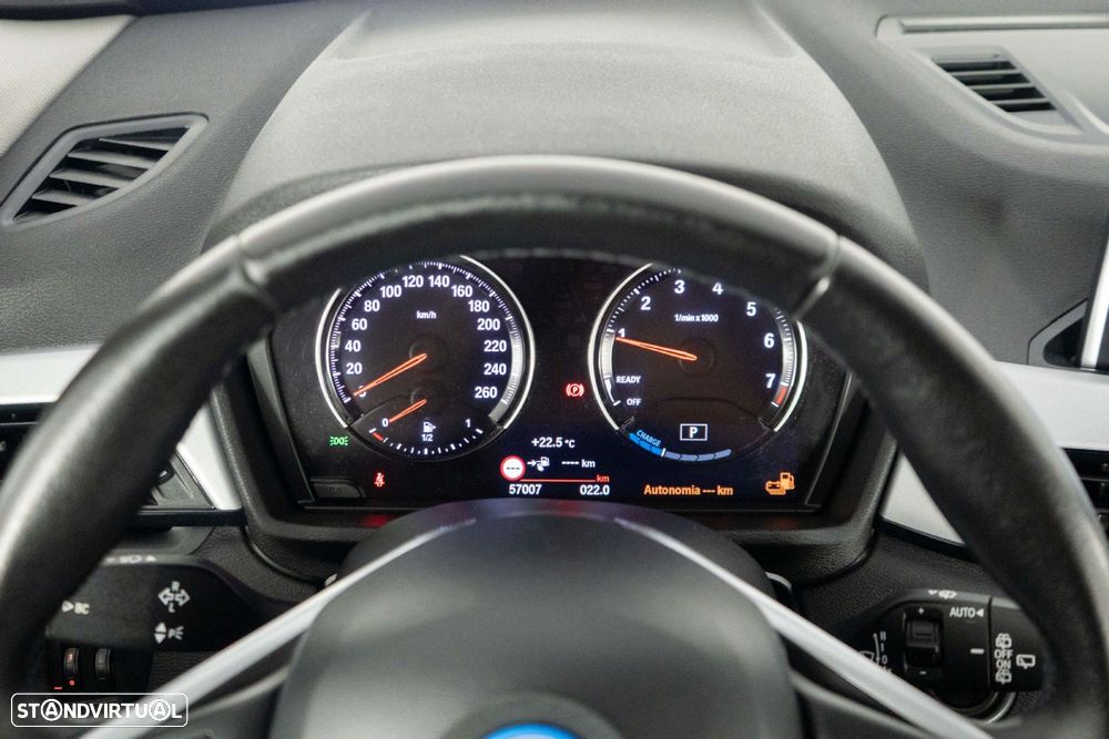 BMW X1 25 e xDrive Corporate Edition - 26
