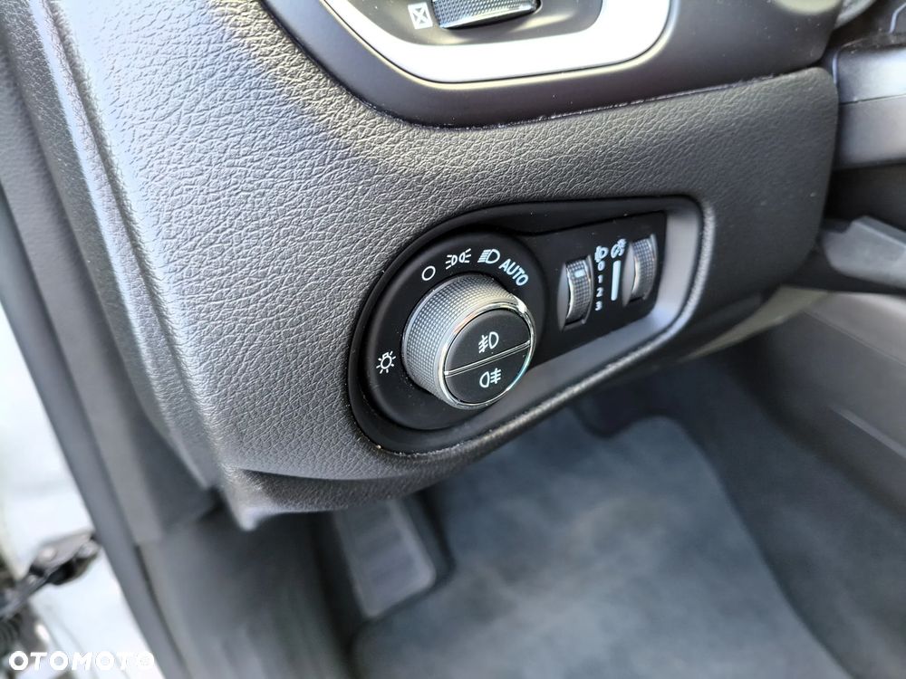 Jeep Renegade 1.4 MultiAir DSG Limited - 24