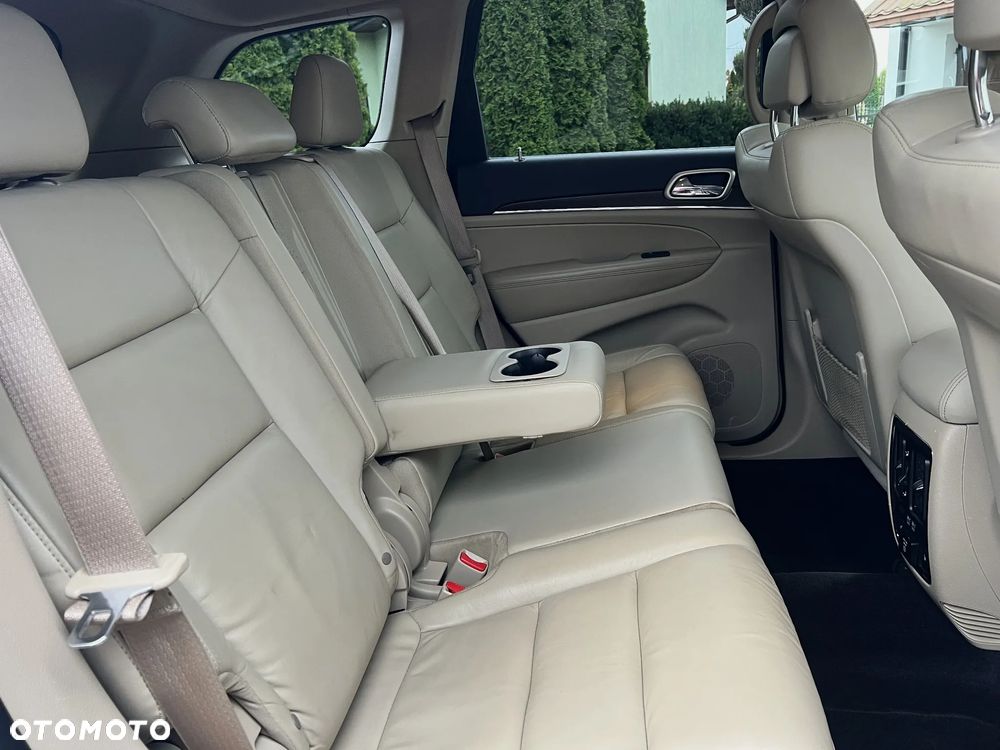 Jeep Grand Cherokee - 15