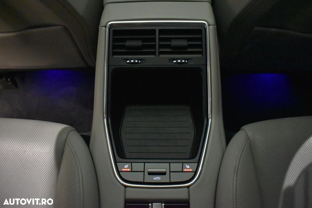 Porsche Panamera 4 - 17