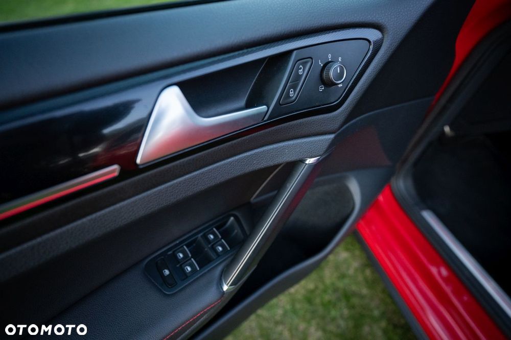 Volkswagen Golf GTI Performance BlueMotion Technology - 12