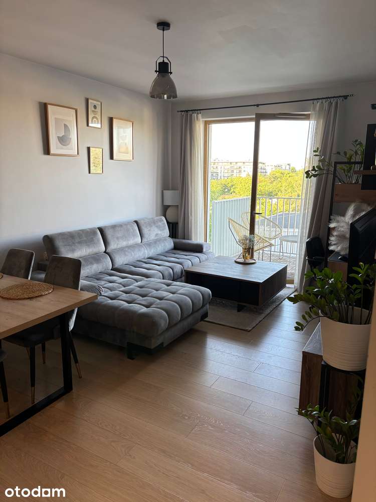 Umeblowane 42 m² przy metrze Trocka | duży balkon | bez pośredników