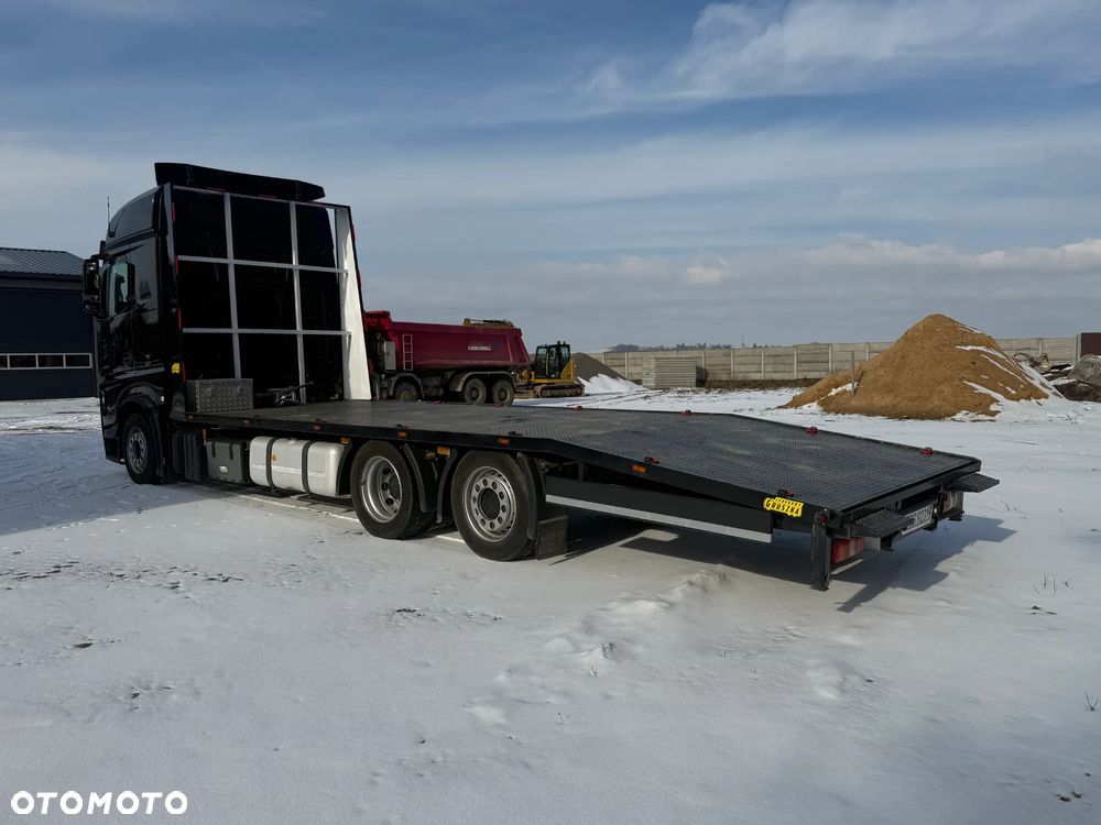 Mercedes-Benz Actros - 3