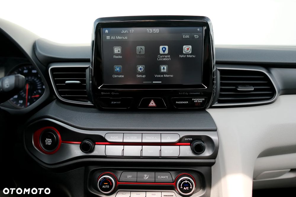 Hyundai Veloster - 32