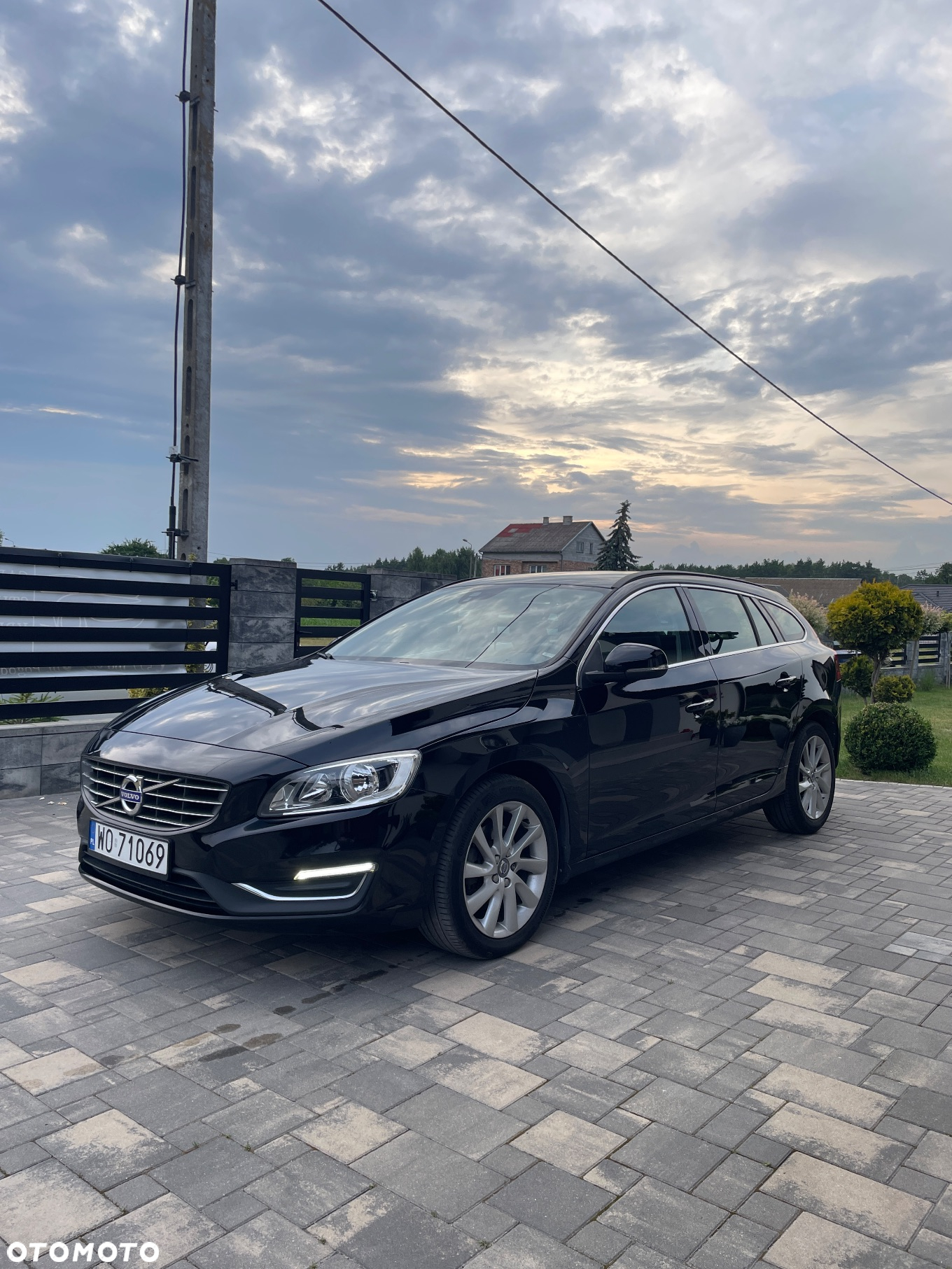 Volvo V60 D2 Summum - 2