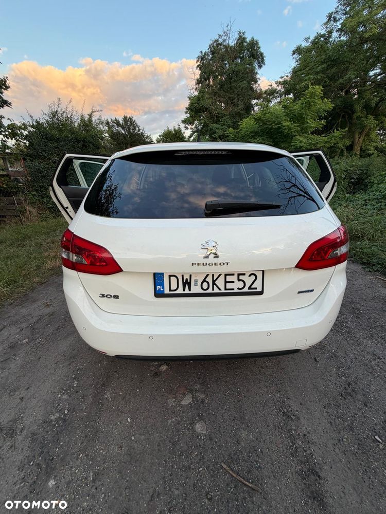 Peugeot 308 1.6 BlueHDi Allure S&S - 16