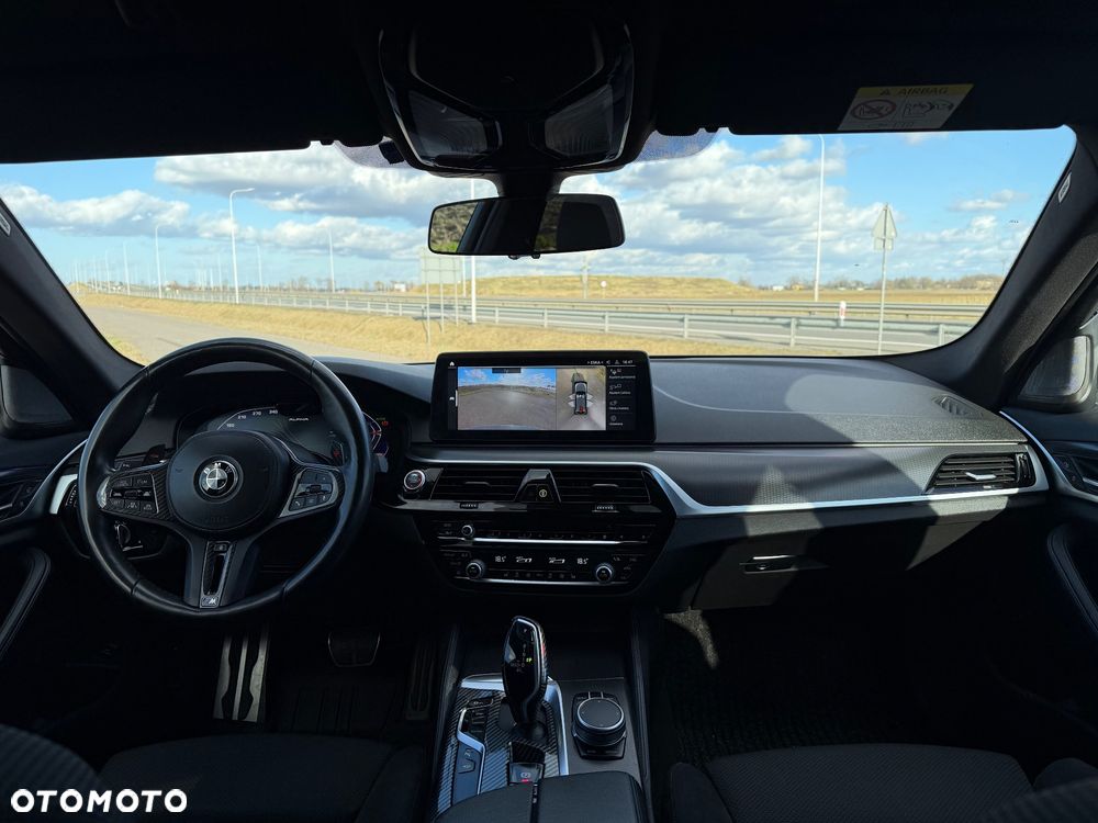 BMW Seria 5 520d xDrive - 28