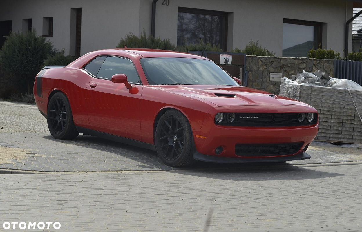 Dodge Challenger - 13