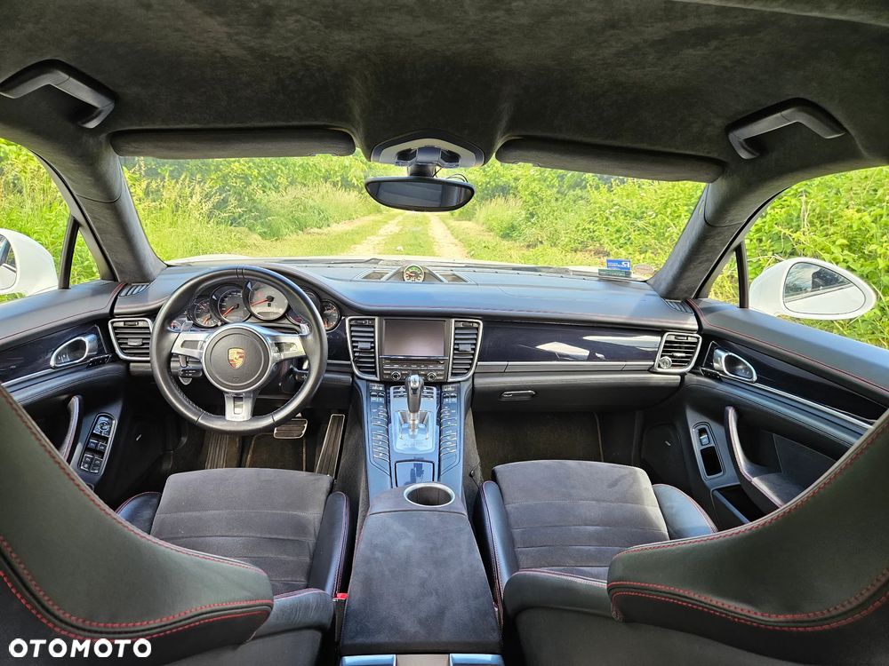 Porsche Panamera - 22