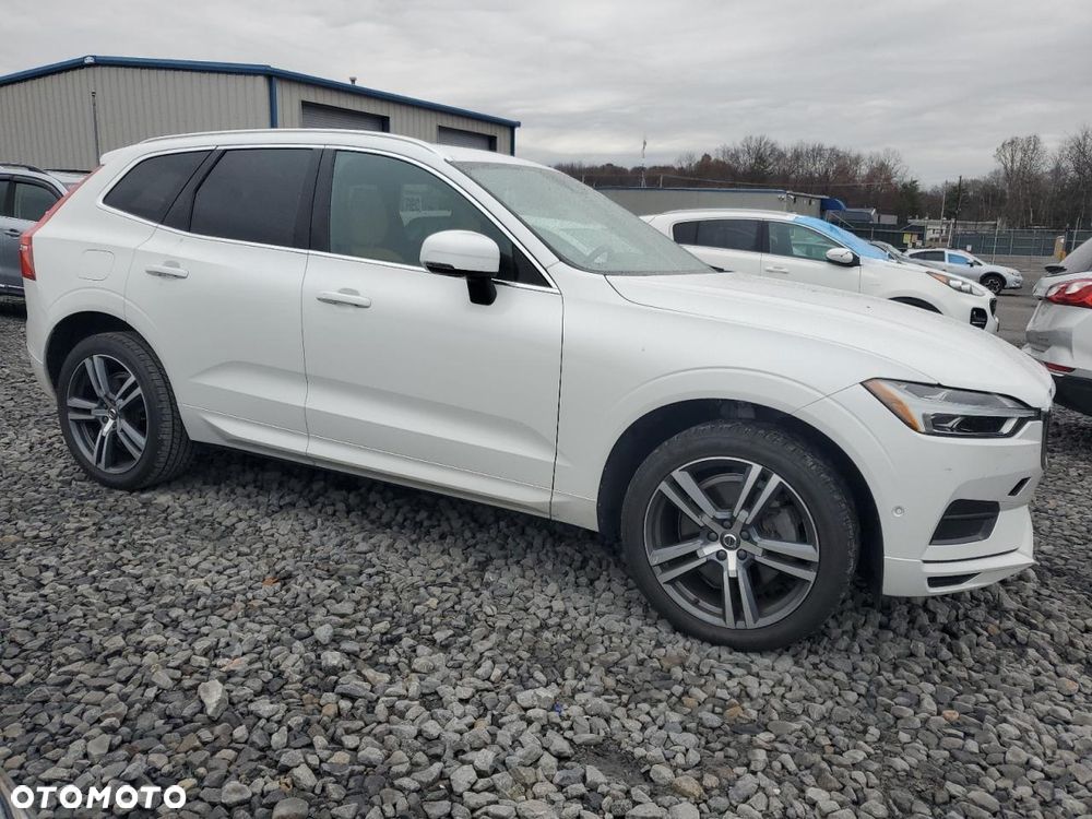 Volvo XC 60 T6 AWD Geartronic Momentum - 2