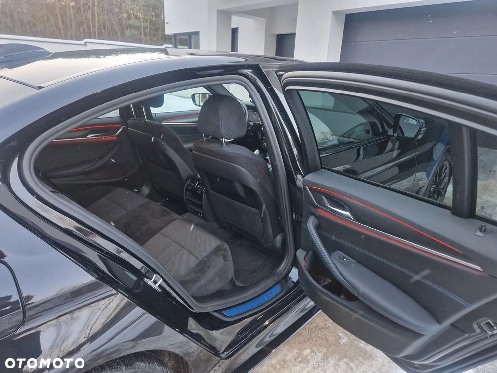 BMW Seria 5 520d xDrive - 12