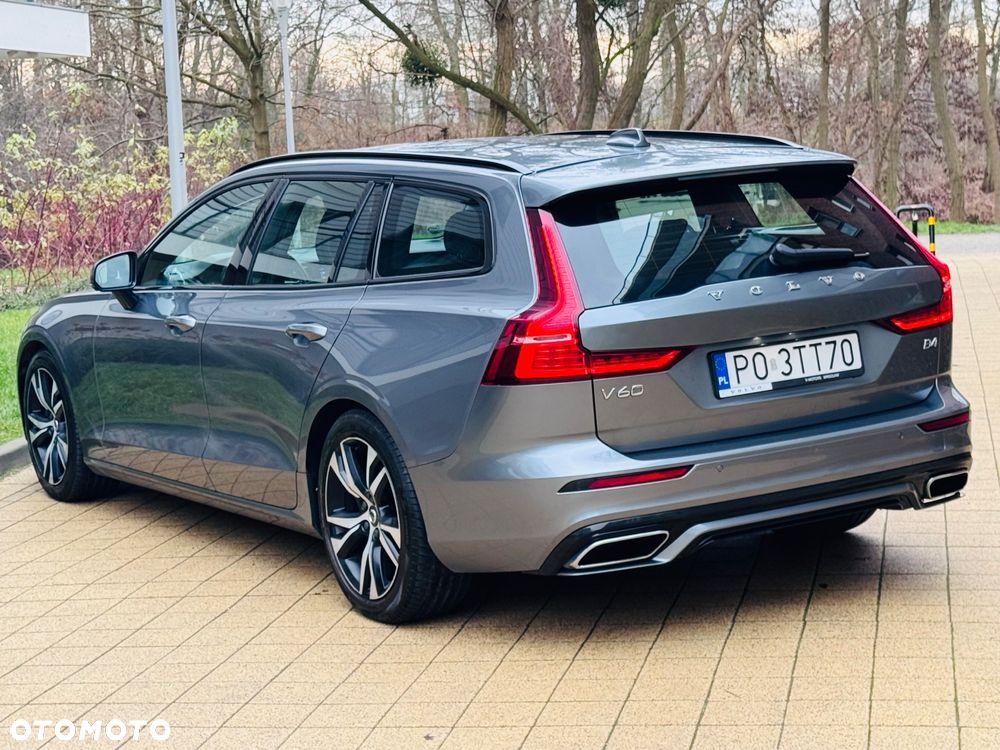 Volvo V60 D4 AWD R-Design - 8