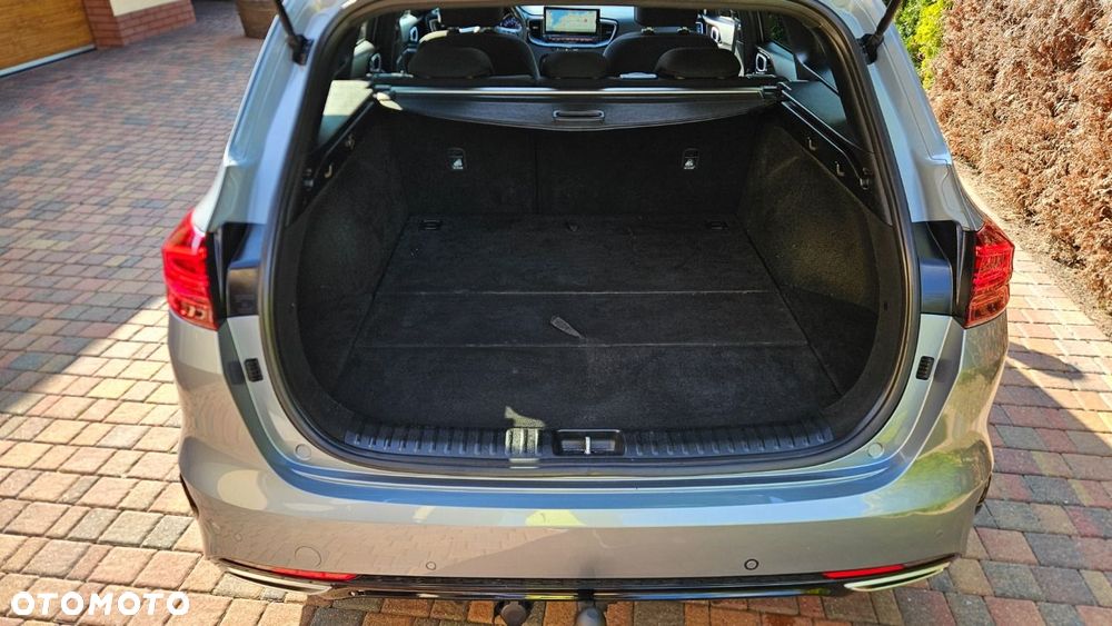 Kia Ceed SW 1.5 T-GDI DCT7 OPF GT Line - 29