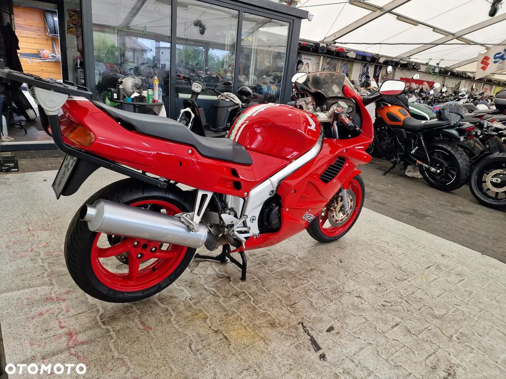 Honda VFR - 17