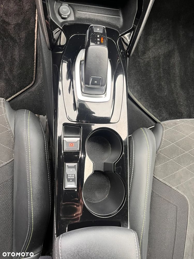 Peugeot 2008 1.2 PureTech GT Pack S&S EAT8 - 17