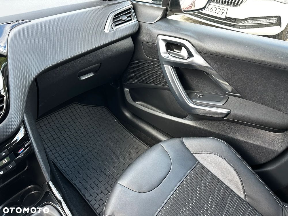 Peugeot 2008 - 18