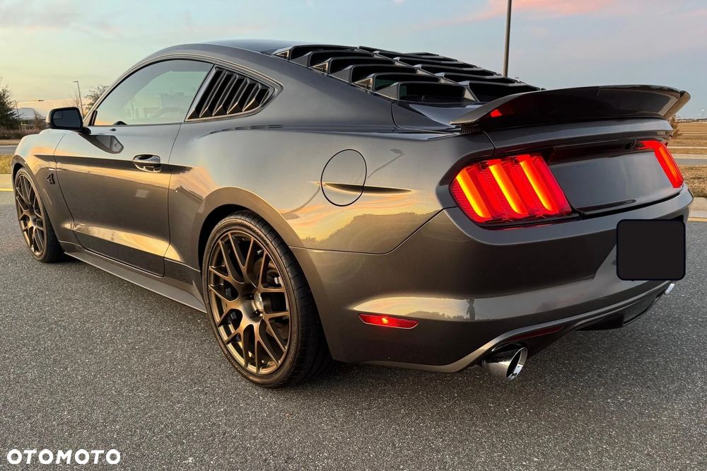 Ford Mustang 5.0 V8 GT - 5