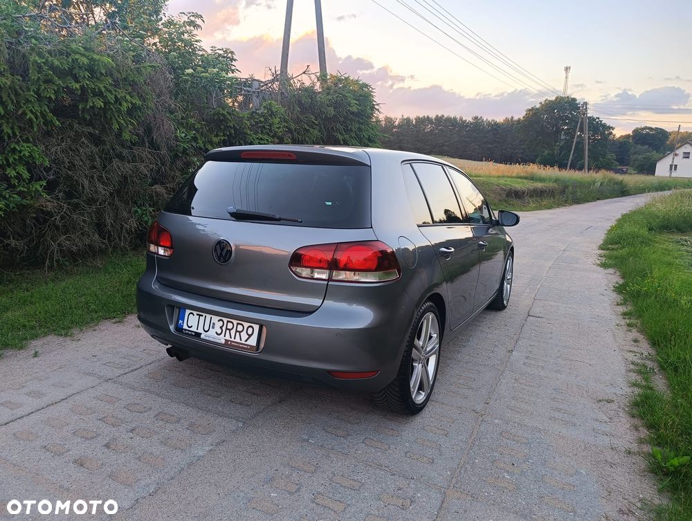 Volkswagen Golf - 6