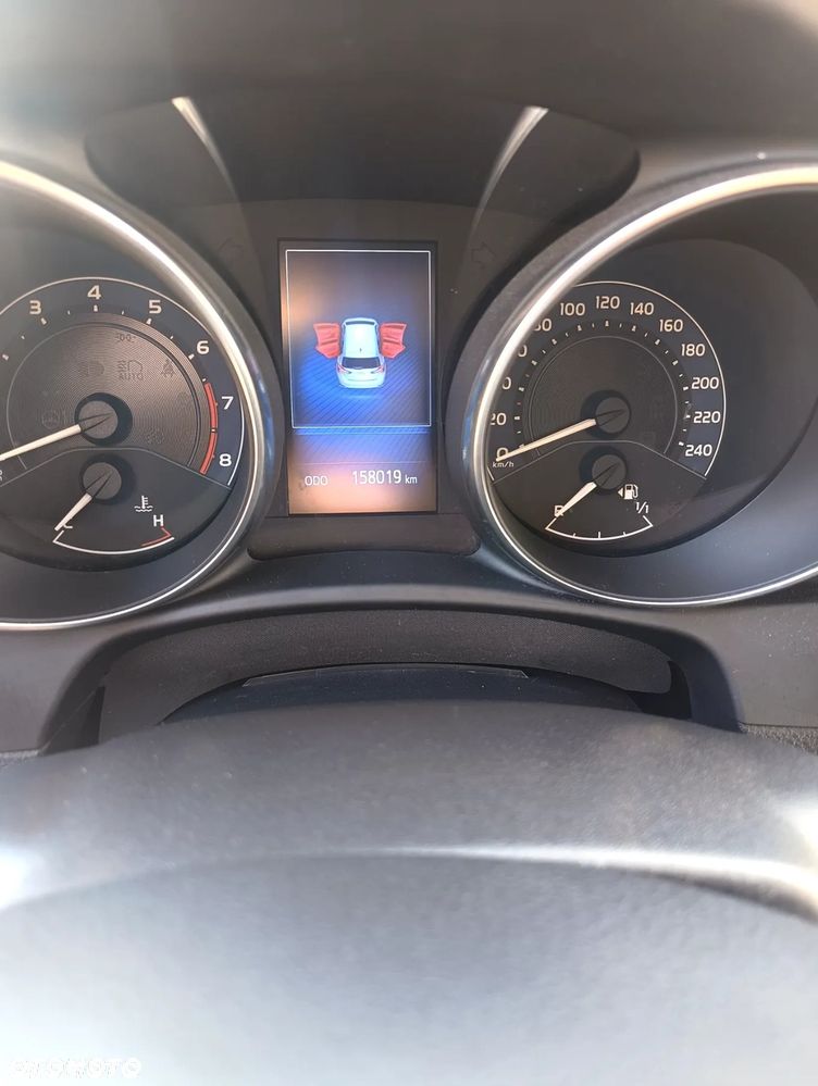 Toyota Auris 1.6 Premium - 6