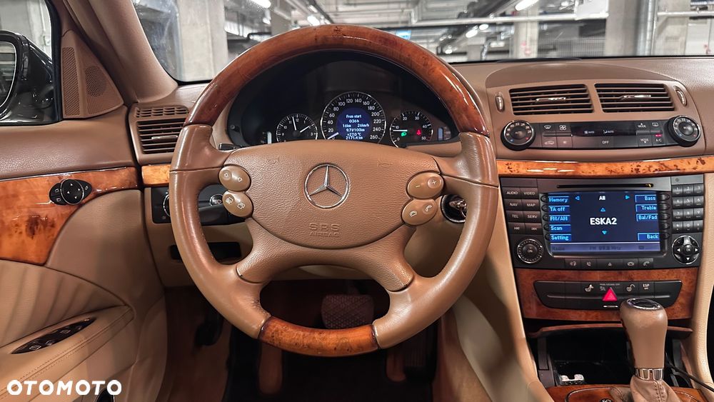 Mercedes-Benz Klasa E 320 CDI 7G-TRONIC Elegance - 23