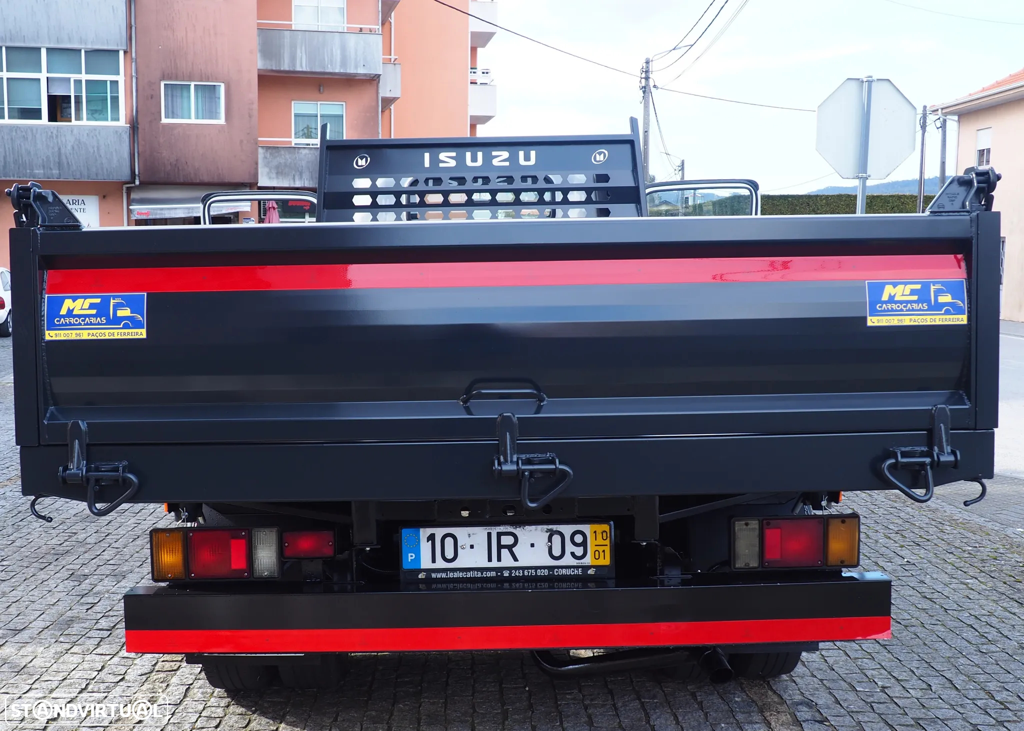 Isuzu NNR - 3