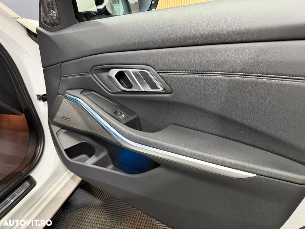 BMW Seria 3 330e xDrive AT PHEV - 31
