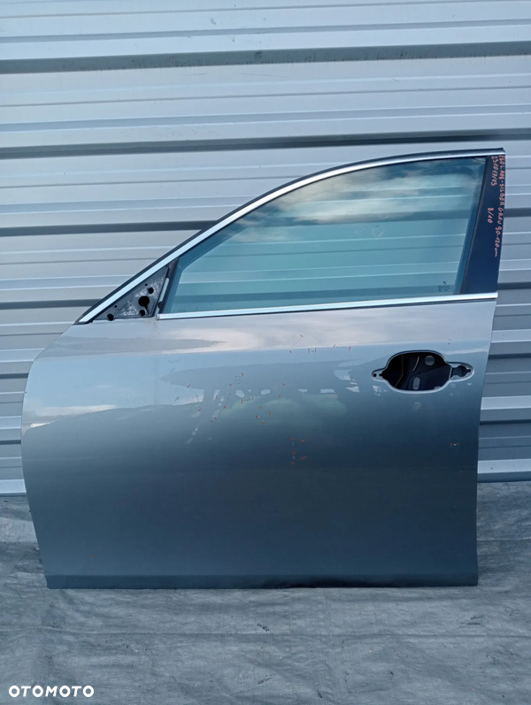 BMW E60 DRZWI  A08 SILBERGRAU