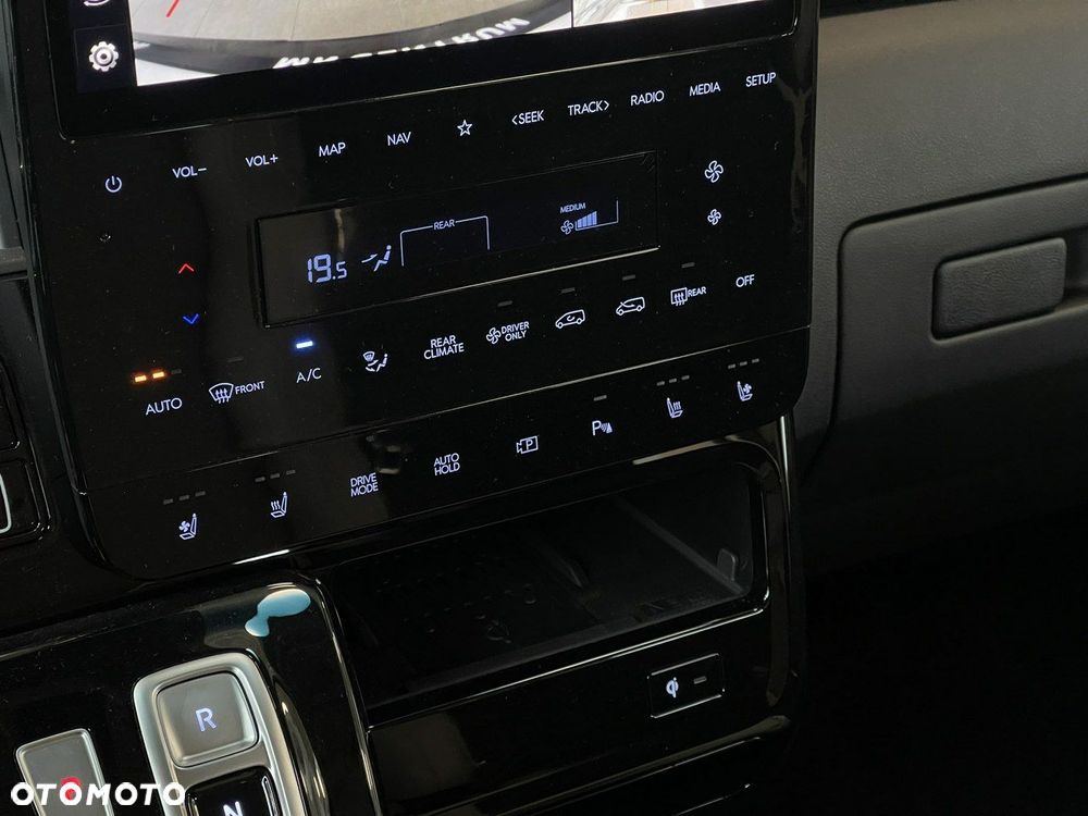 Hyundai Staria - 12