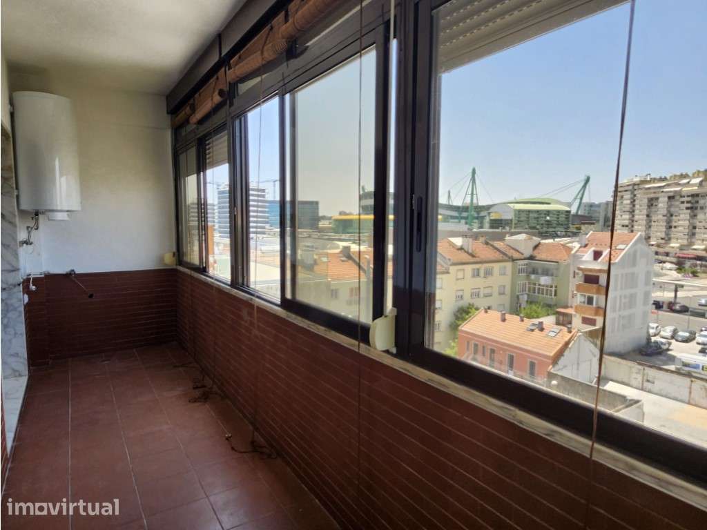 Magnífico T2 com Parqueamento e Arrecadação - Grande imagem: 5/16
