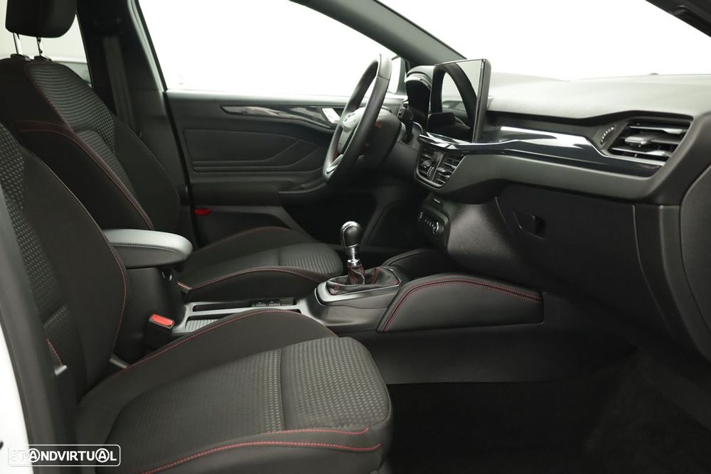 Ford Focus 1.0 EcoBoost MHEV ST-Line X - 21