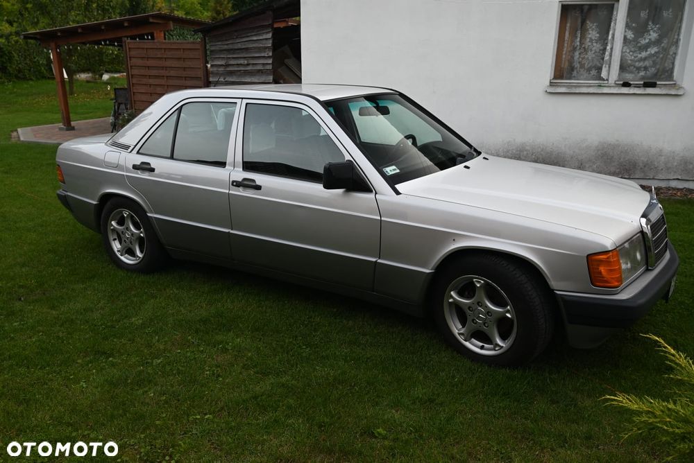 Mercedes-Benz W201 (190) - 6