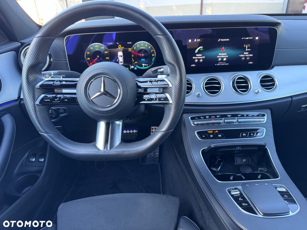 Mercedes-Benz Klasa E 300 AMG - 35
