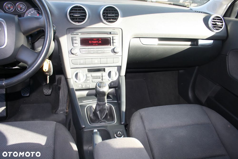 Audi A3 Sportback 1.6 Attraction - 12