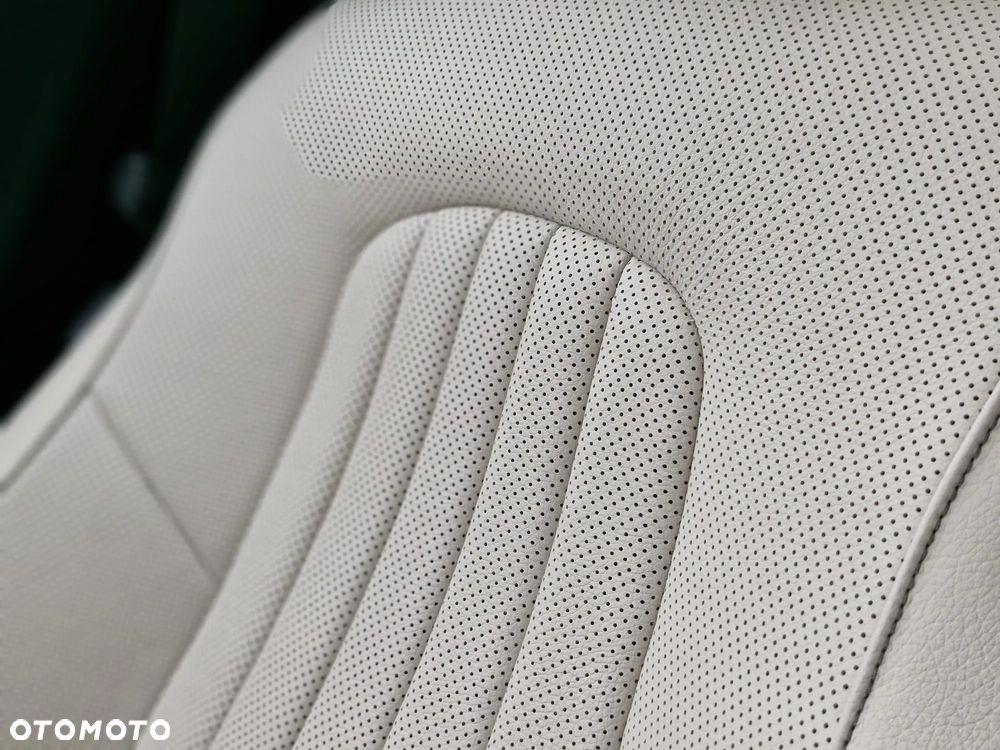 Mercedes-Benz CLA 200 Progressive 7G-DCT - 26