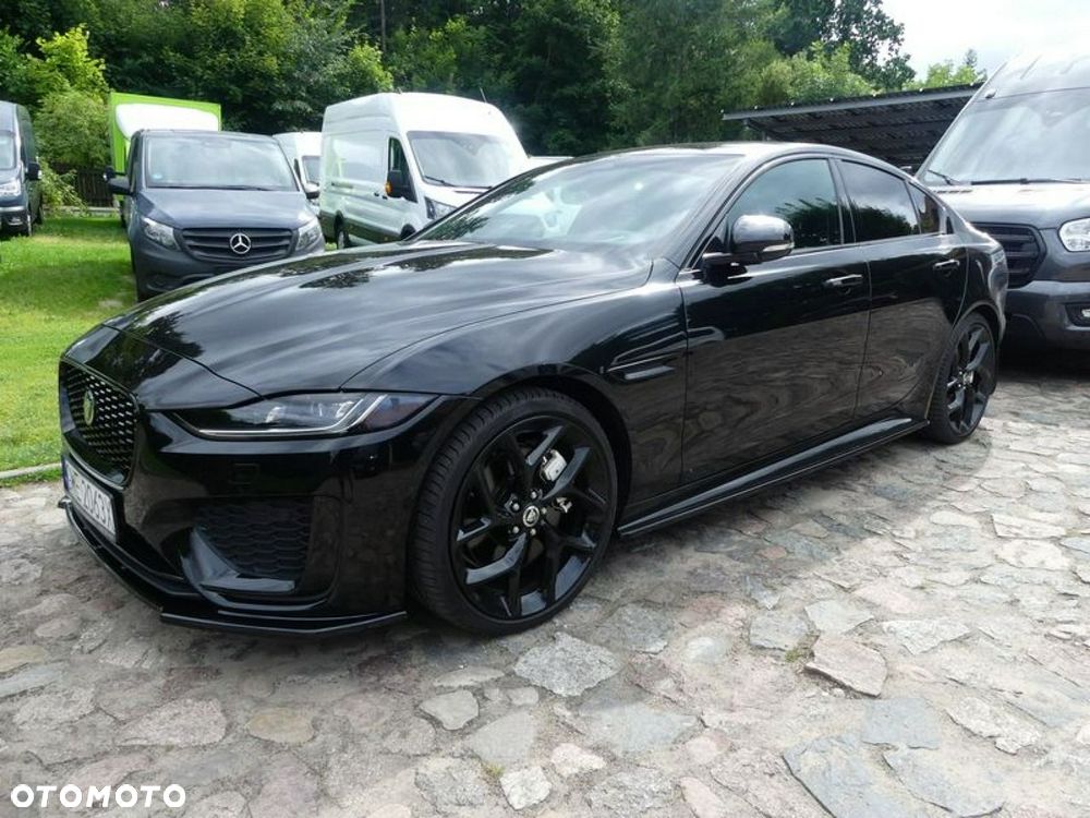 Jaguar XE 2.0 T AWD R-Sport - 3