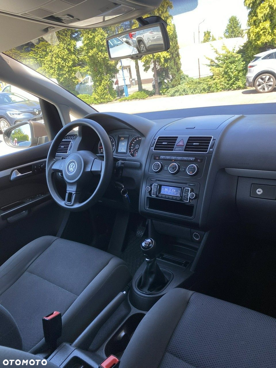 Volkswagen Touran - 9