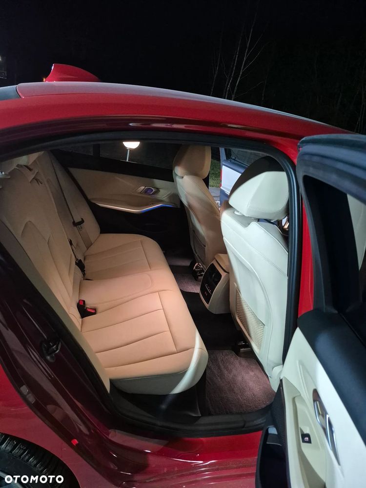 BMW Seria 3 330i - 15