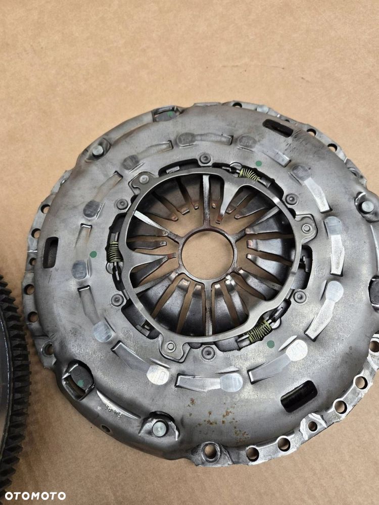 koło dwumasowe sprzęgło docisk komplet luk 415027110 vw t5 2.5 tdi - 2