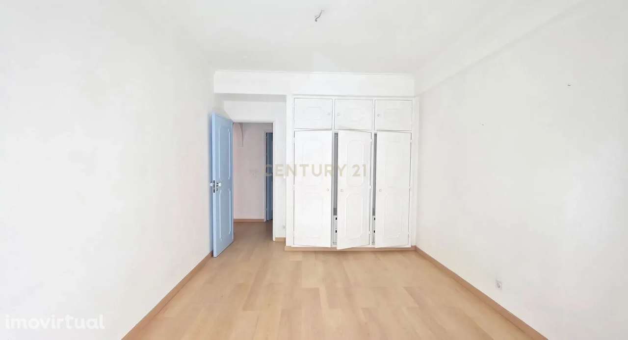 Apartamento T3 em Póvoa de Santo Adrião com Vista Desafogada - Grande imagem: 3/32