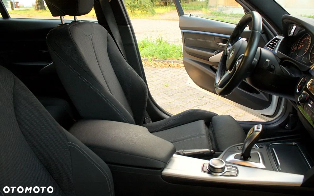 BMW Seria 3 320i GPF M Sport - 8