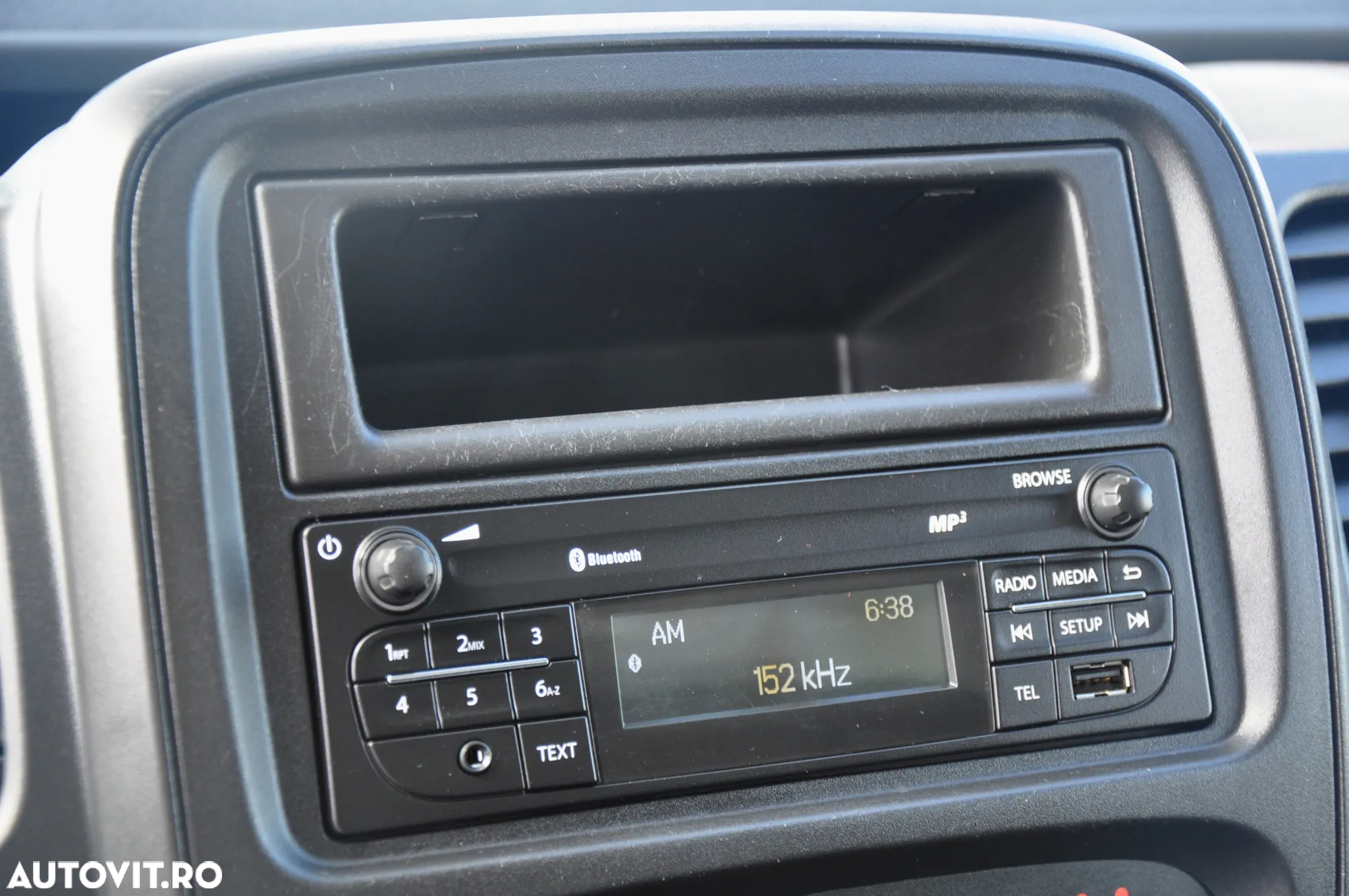Opel Vivaro L2H1 Van - 18